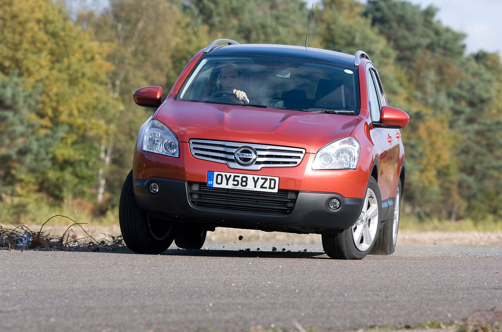 Nissan Qashqai cornering