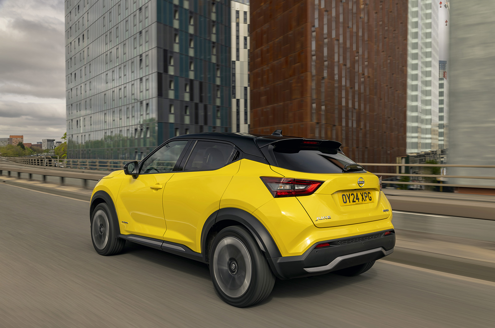 Nissan Juke Hybrid rear tracking