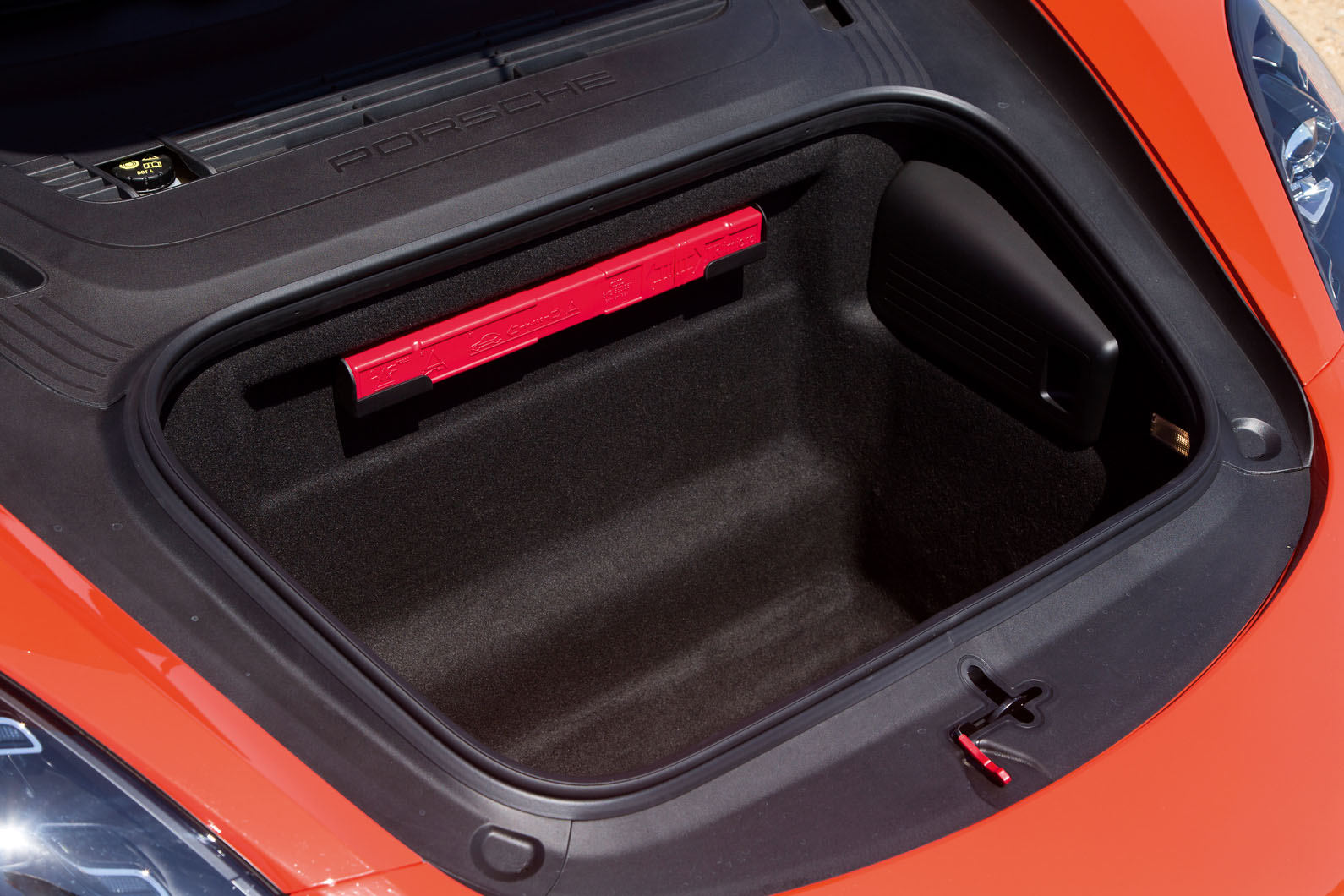 Porsche 718 Cayman front boot space