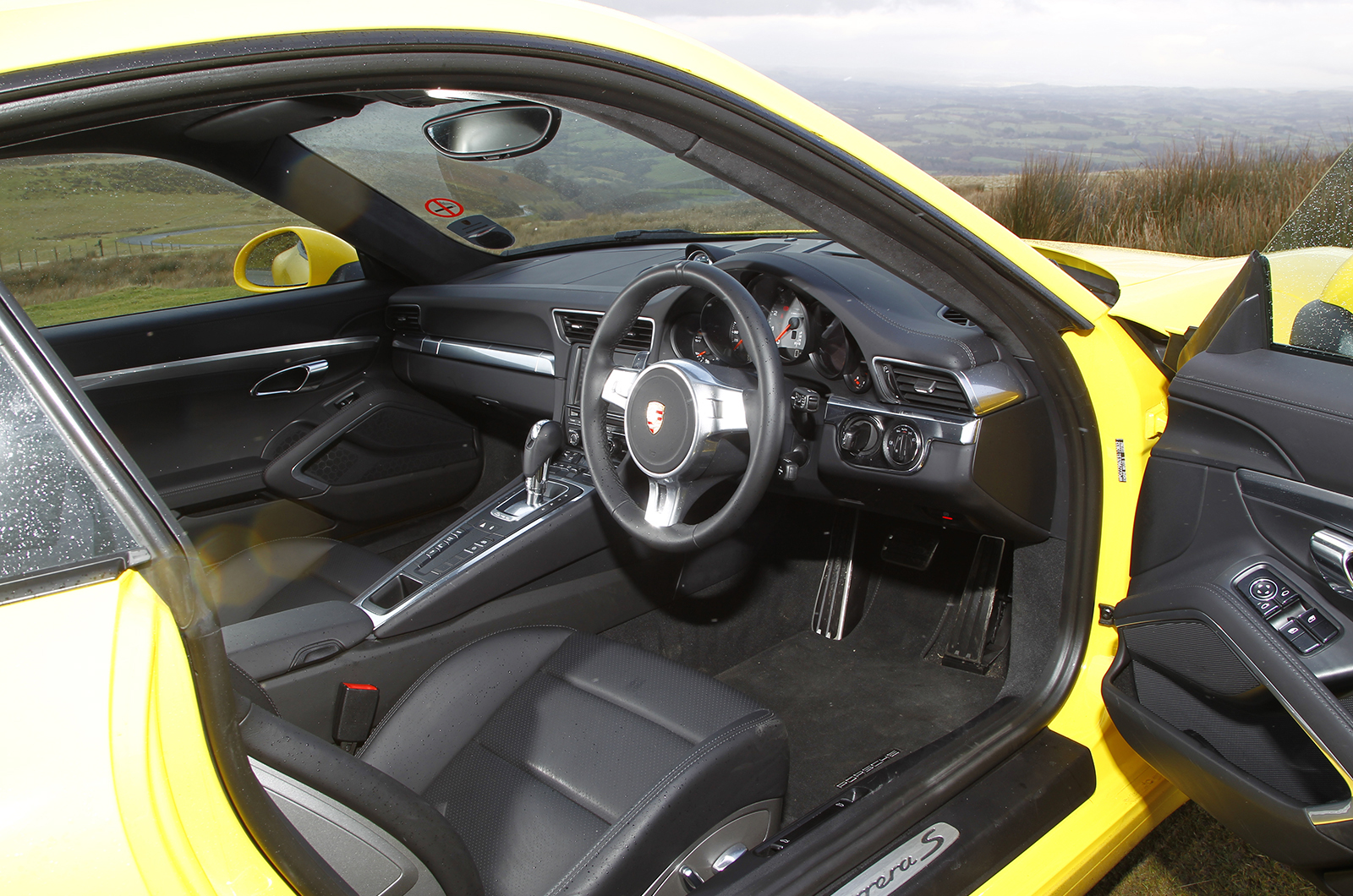 Porsche 911 interior