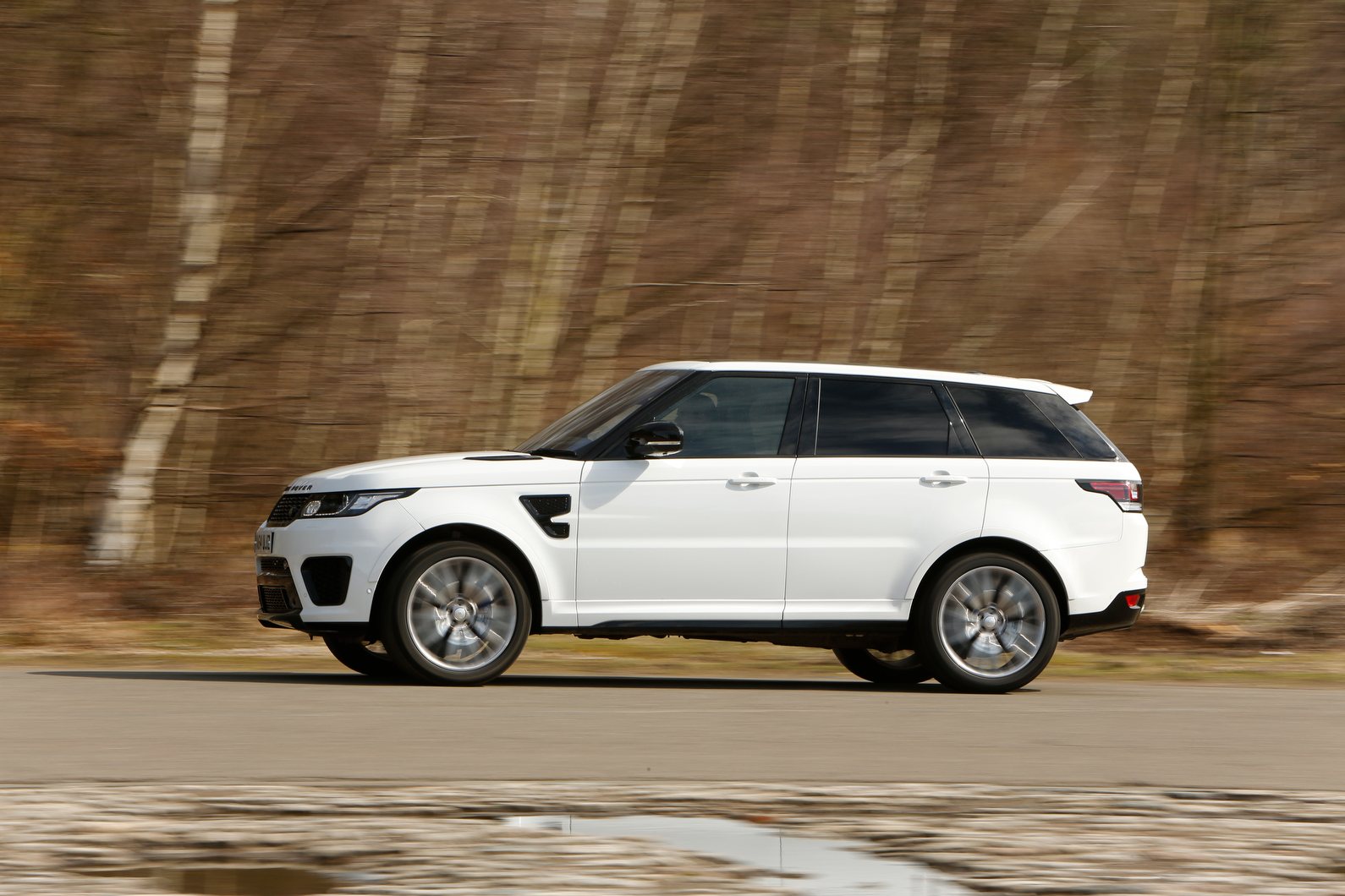 Range Rover SVR side profile