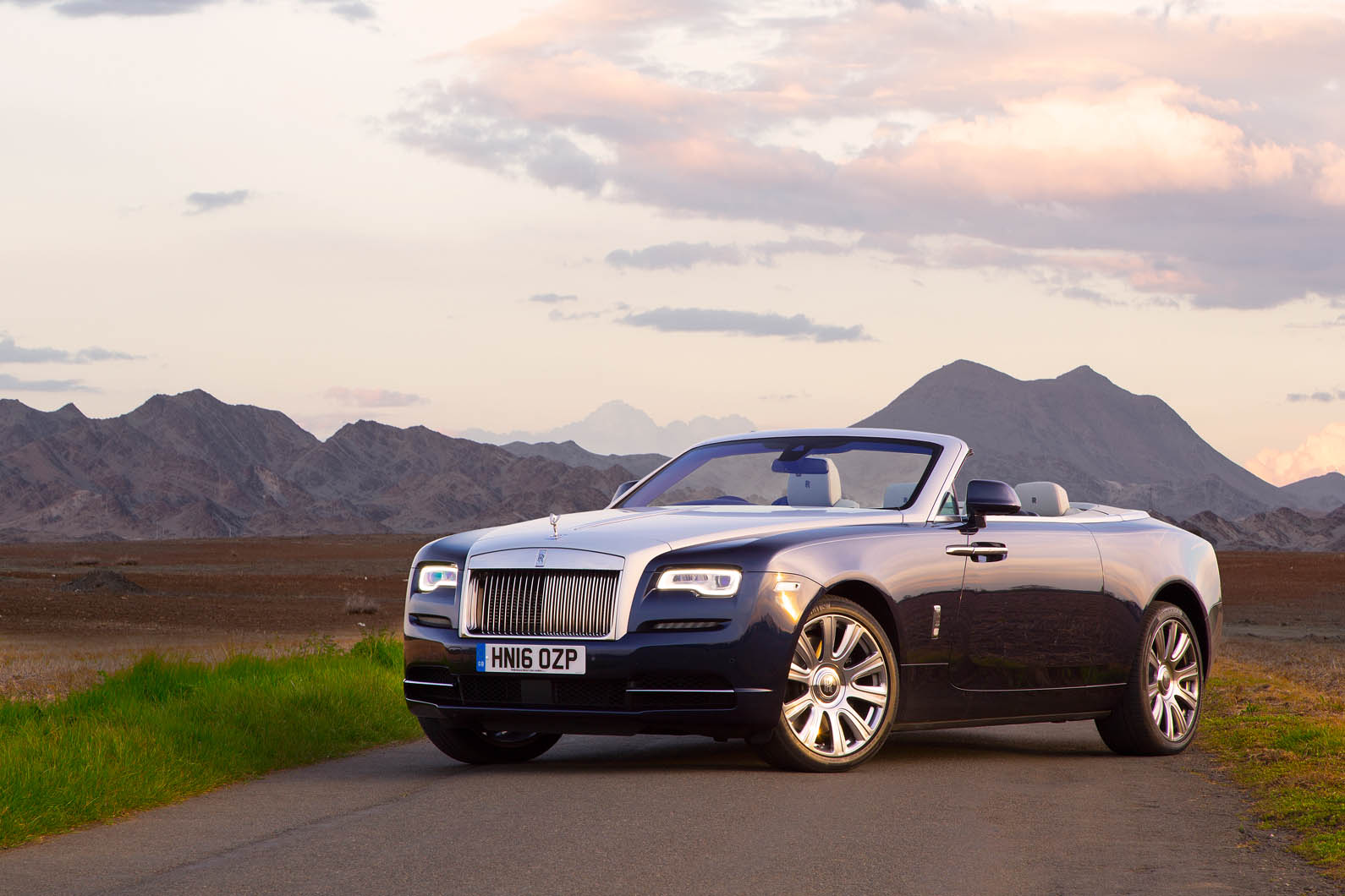 4 star Rolls-Royce Dawn