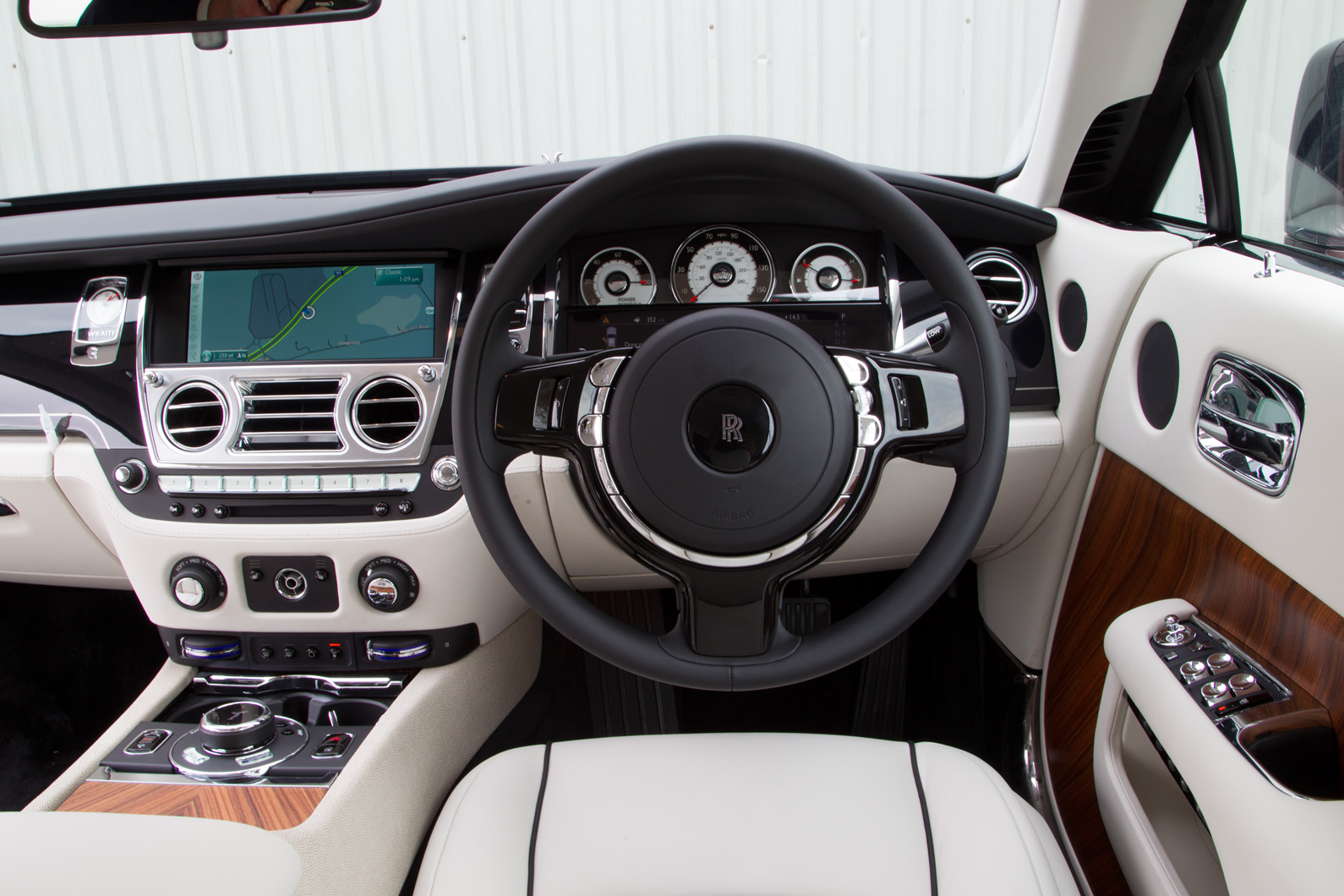 Rolls-Royce Wraith dashboard