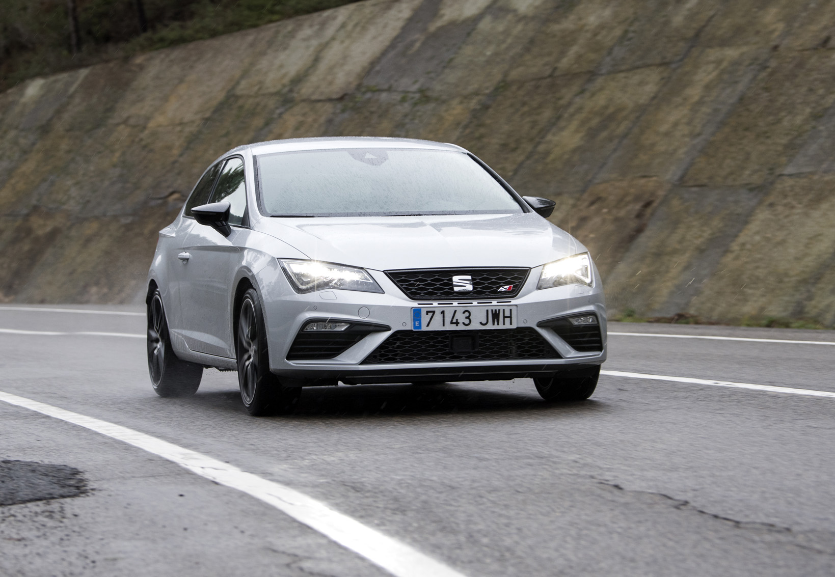 Seat Leon Cupra cornering