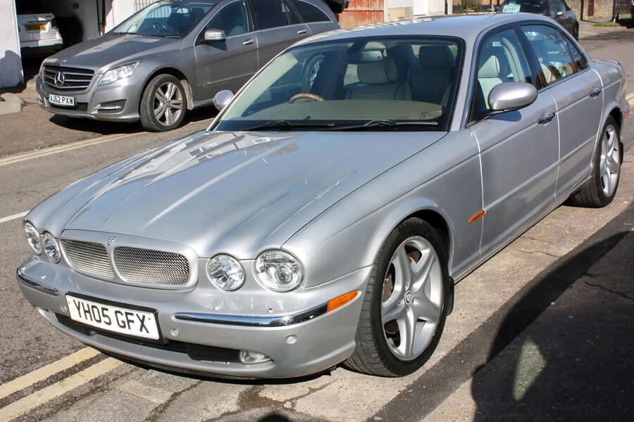 02 Jaguar xj