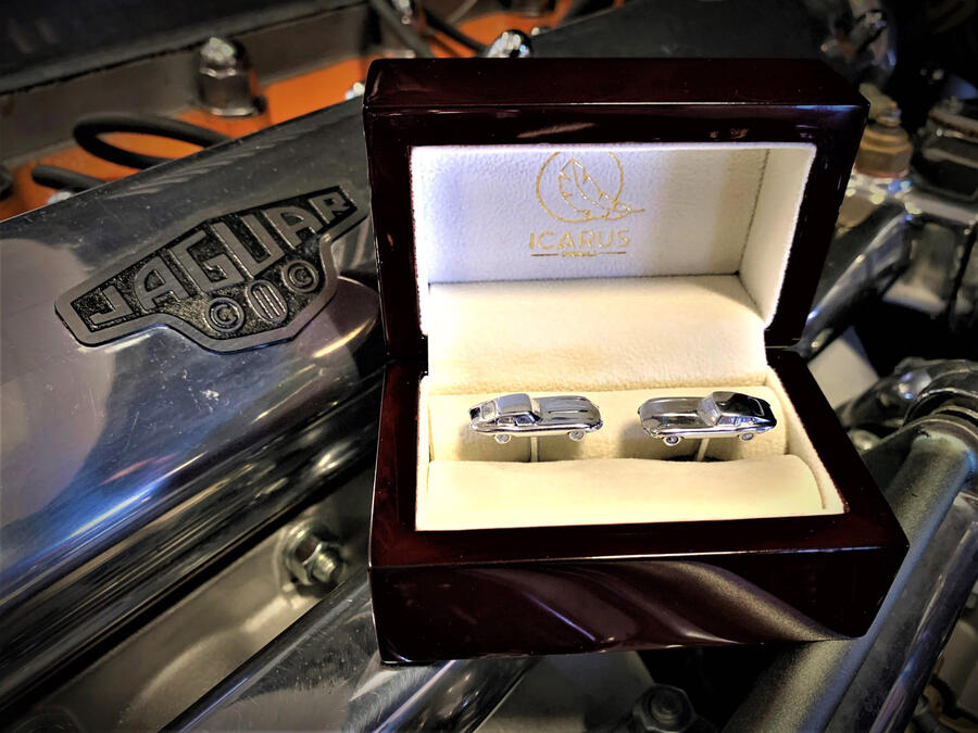 1 Jaguar e type cufflinks