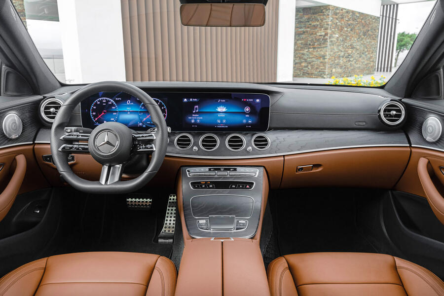 1 Mercedes benz e class interior