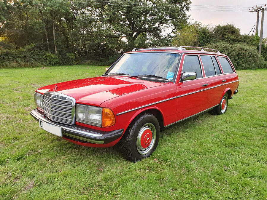 1 Mercedes benz w123 static front