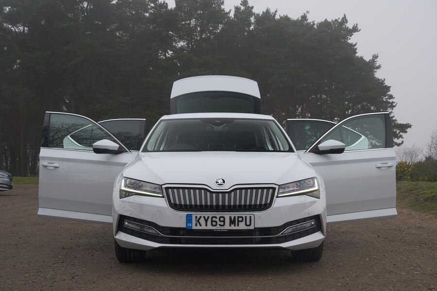 1 Skoda superb iv static front
