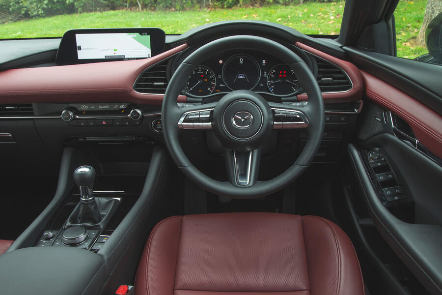 10 Mazda 3 2019 lt dashboard