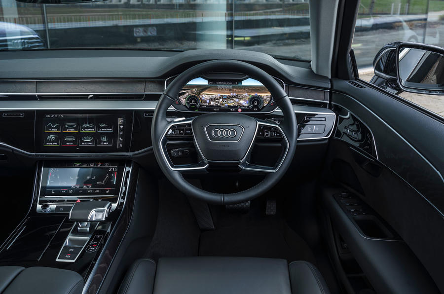 11 Audi a8 tfsie 2020 rt dashboard 0