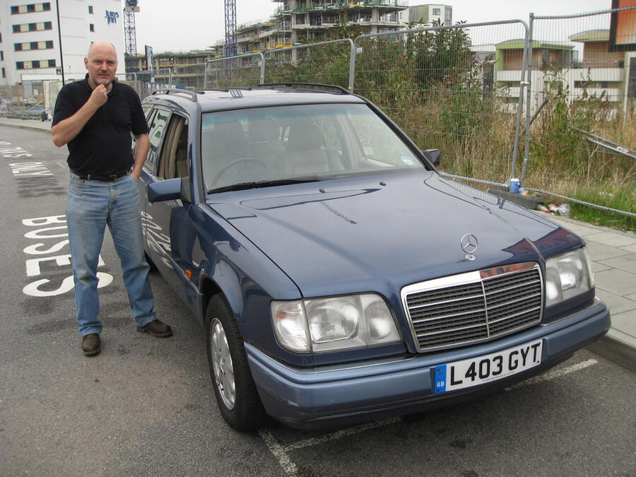 12 Mercedes benz w124 static front