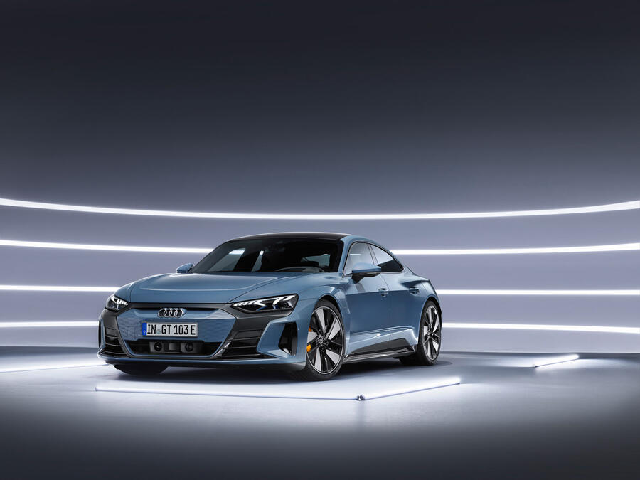 12 Audi e tron