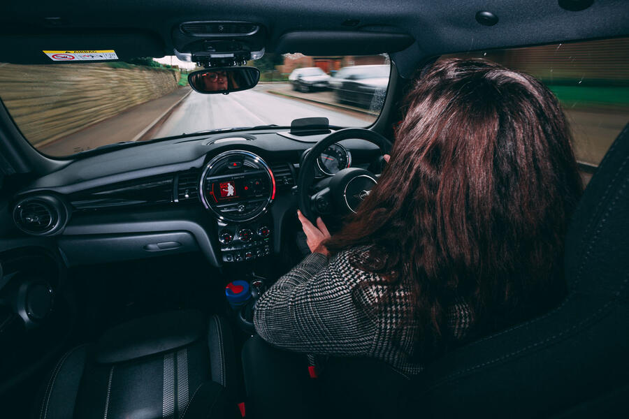 14 Mini 5dr cooper s 2019 lt rb driving