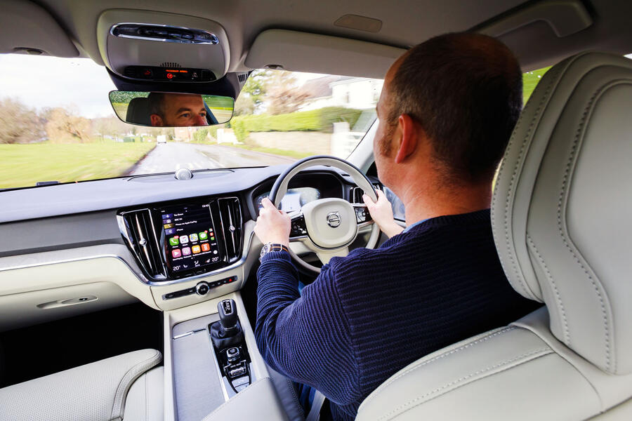 14 Volvo s60 t5 lt 2020 jd driving