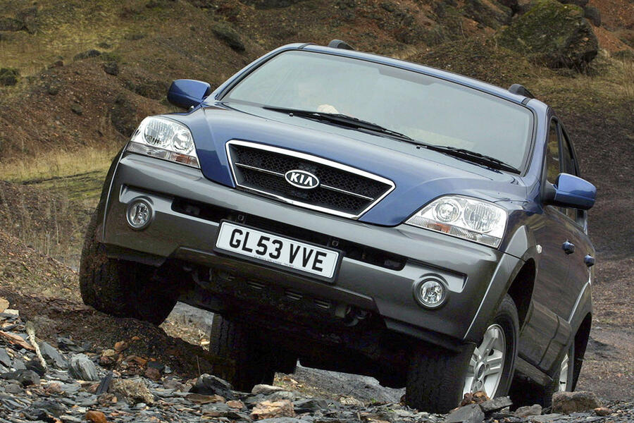 15 Kia sorento hero front