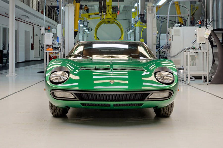 16 Lamborghini miura 1971 static front