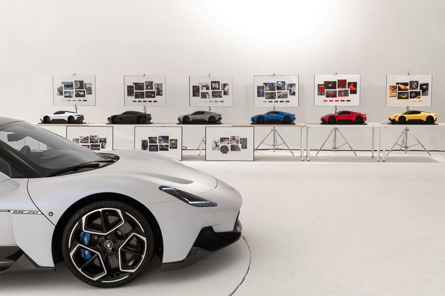 16 Maserati mc20 side