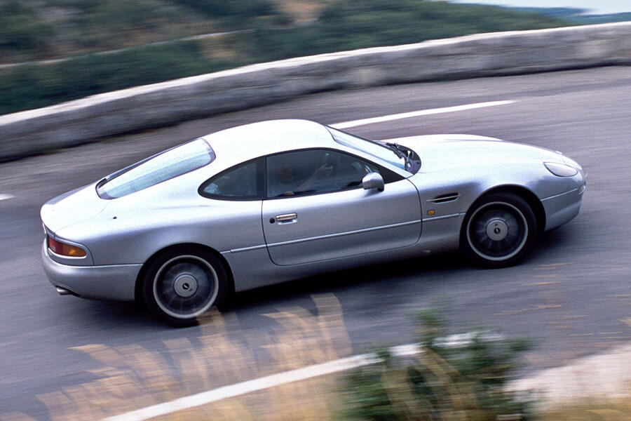 17 Aston martin db7