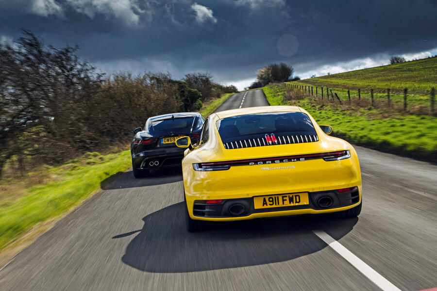 17 Porsche 911 carrera 4s 2020 hero rear