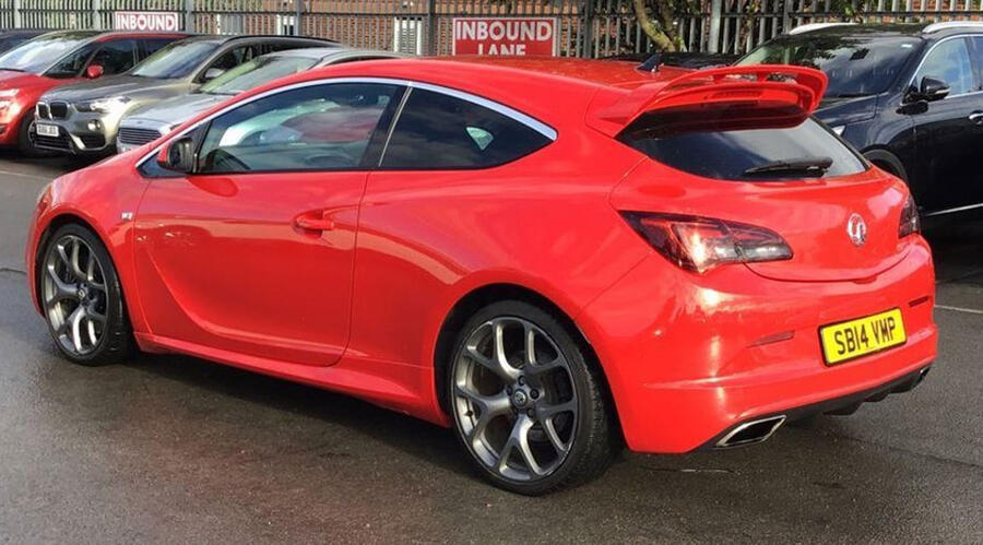 17 Vauxhall astra gtc vxr