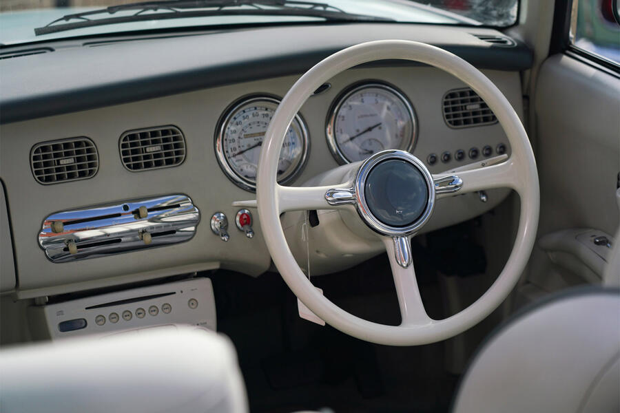 18 Nissan figaro interior