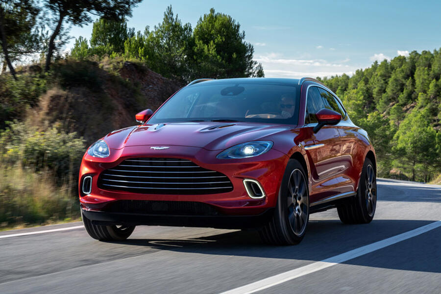 19 Aston martin dbx hero front