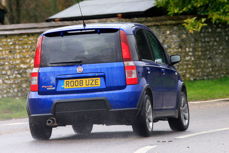 19 Fiat panda rear