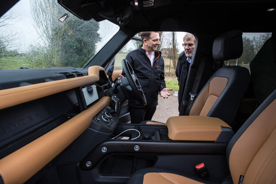 19 Land rover defender 2020 interior
