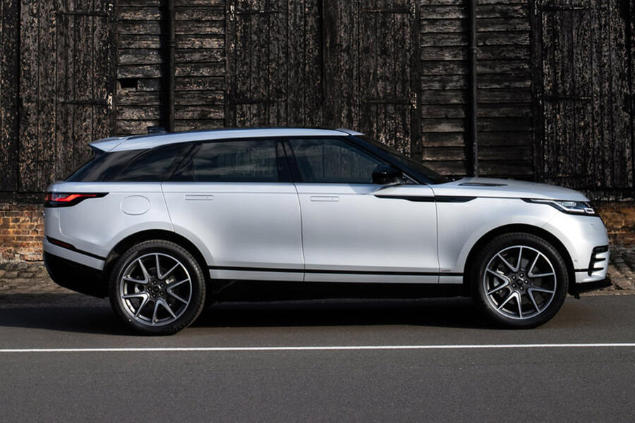 19 Range rover velar side