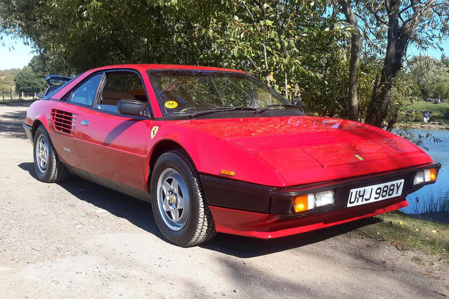 2 Ferrari mondial static front