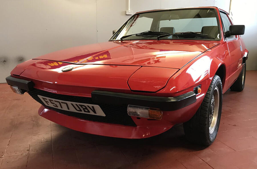 2 Fiat bertone x19 front