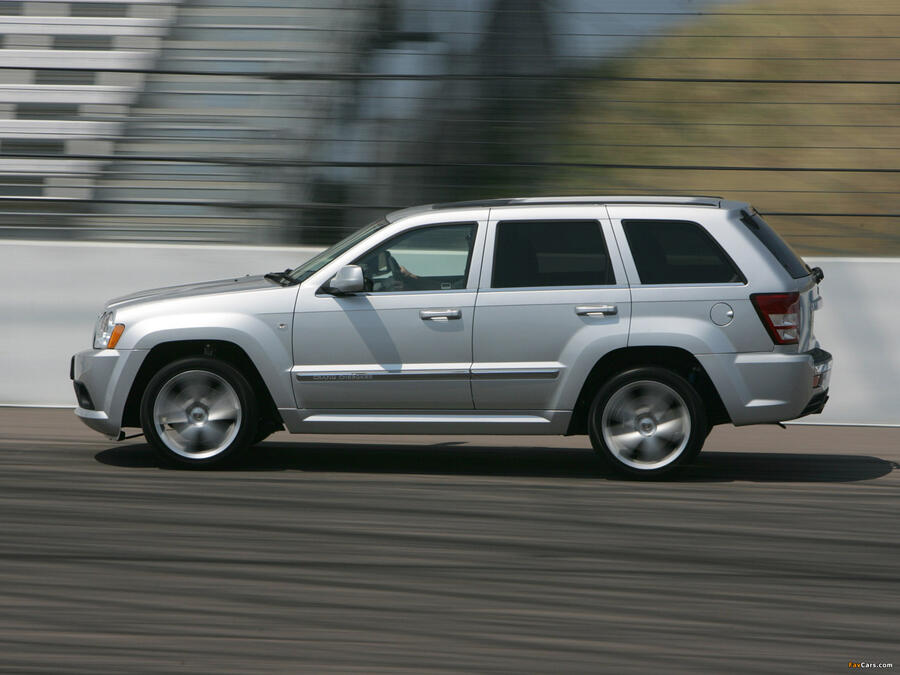 2 Jeep grand cherokee 2006 hero side