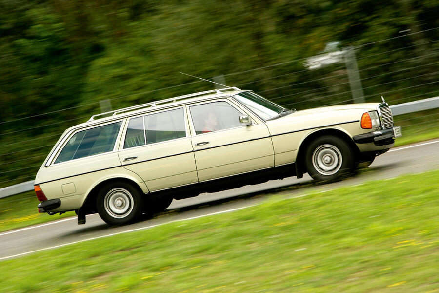 2 Mercedes benz w123 hero side