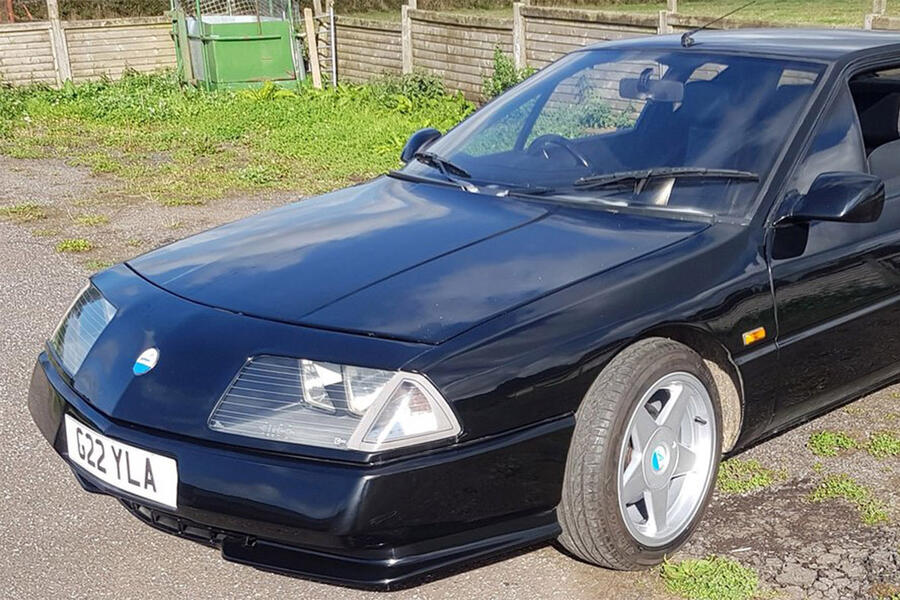 2 Renault alpine gta static front