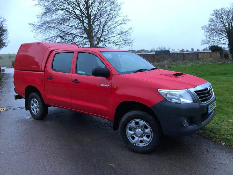 2 Toyota hilux double cab static front