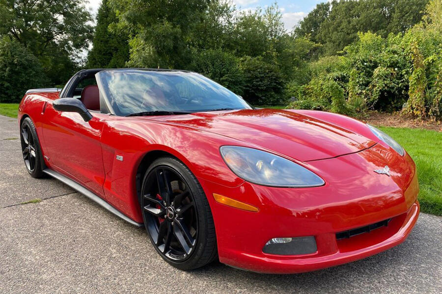 20 Chevrolet corvette front