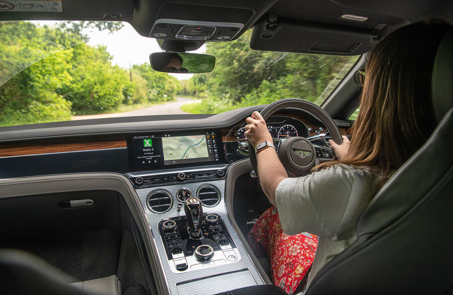 22 Bentley continental gt 2019 lter rb driving
