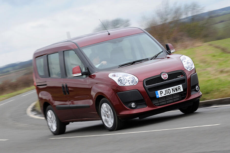24 Fiat doblo