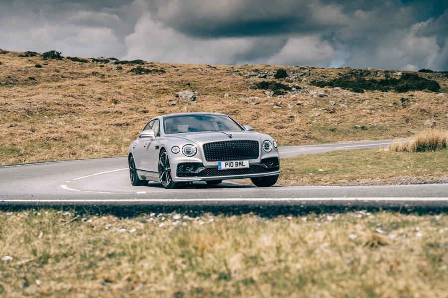 29 Olg flying spur vs mercedes benz s400d 4matic 2021 5575