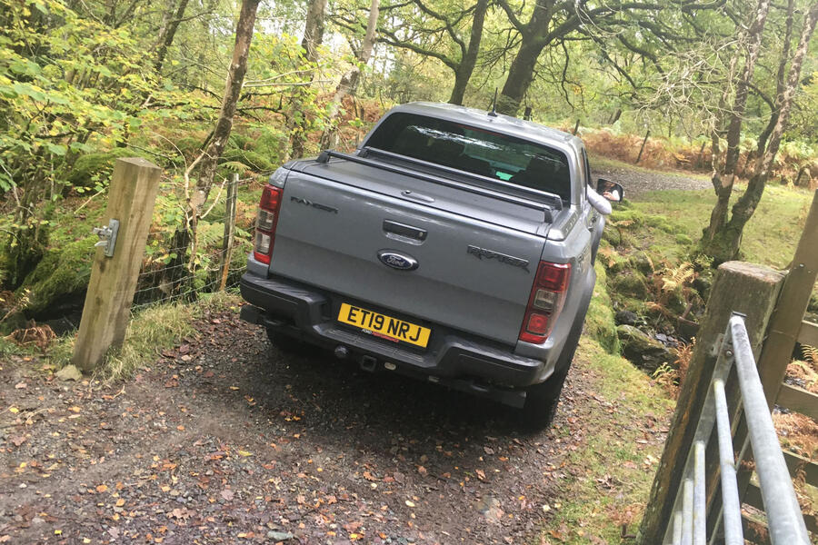 2b ford ranger raptor 2019 lt tailgate