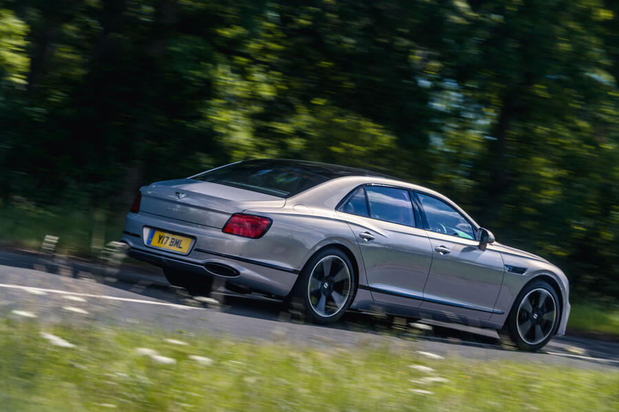 3 Bentley flying spur 2020 rt hero rear 0