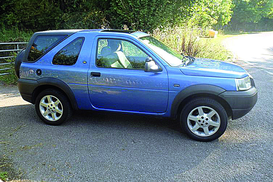 3 Land rover freelander side