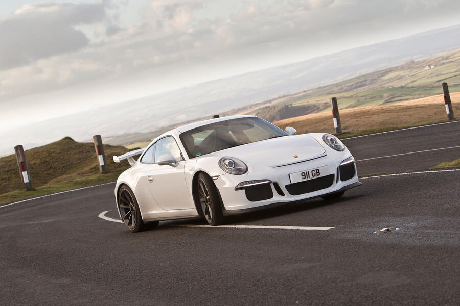 3 Porsche 911 gt3 hero front