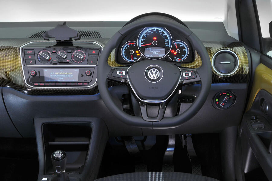 3 Volkswagen up 2016 interior