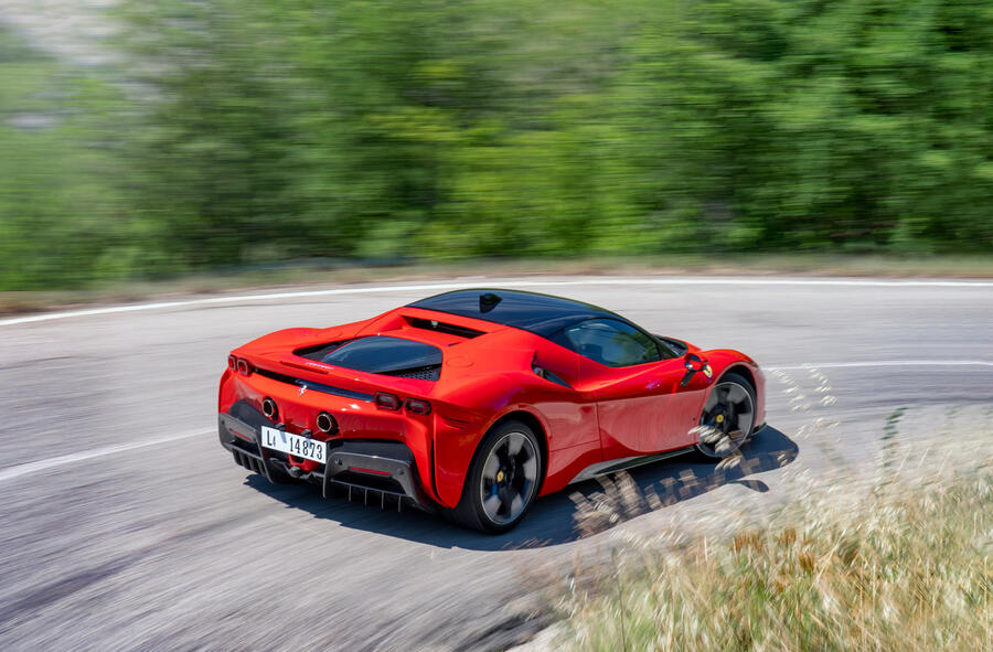 33 Ferrari sf90 stradale rear