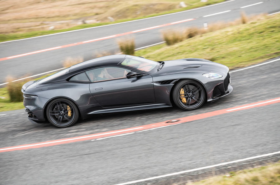 37 Aston martin dbs superleggera 2018 rt driving side 0