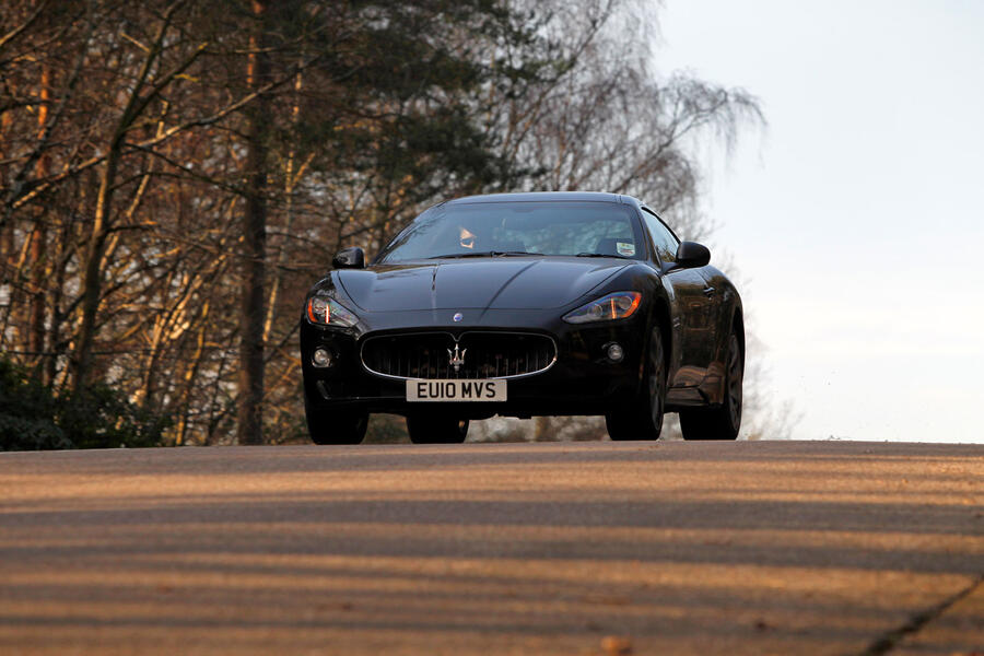 3 Maserati gran turismo 2009 6058f