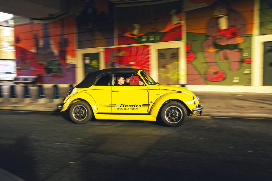 3 Volkswagen beetle bumblebee tracking side