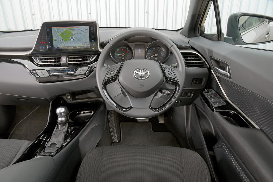 4 Toyota c hr nearly new guide 2021 cabin
